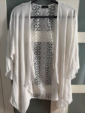 dee elle off white Crochet Back Draped Kimono
